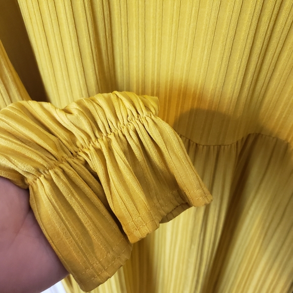 Nasty Gal Ribbed Long Sleeve Plus Size Dress - Picture 3 of 9